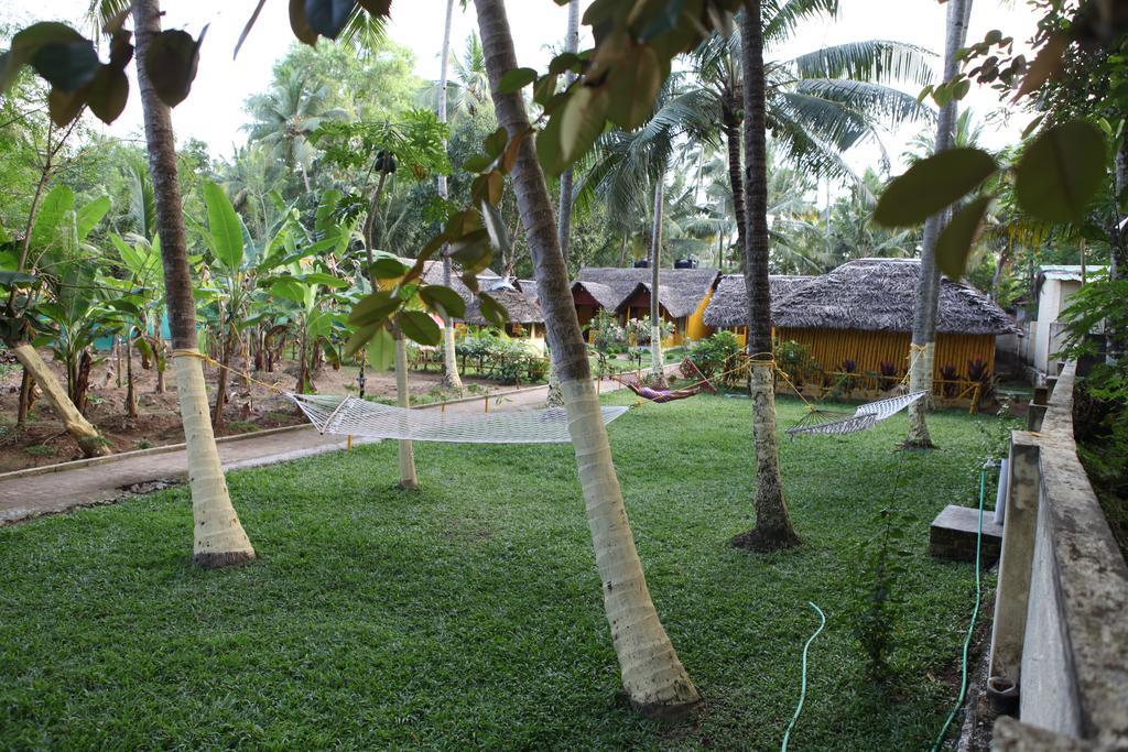 Savithri Inn Bamboo Cottages & Resorts Varkala Eksteriør billede