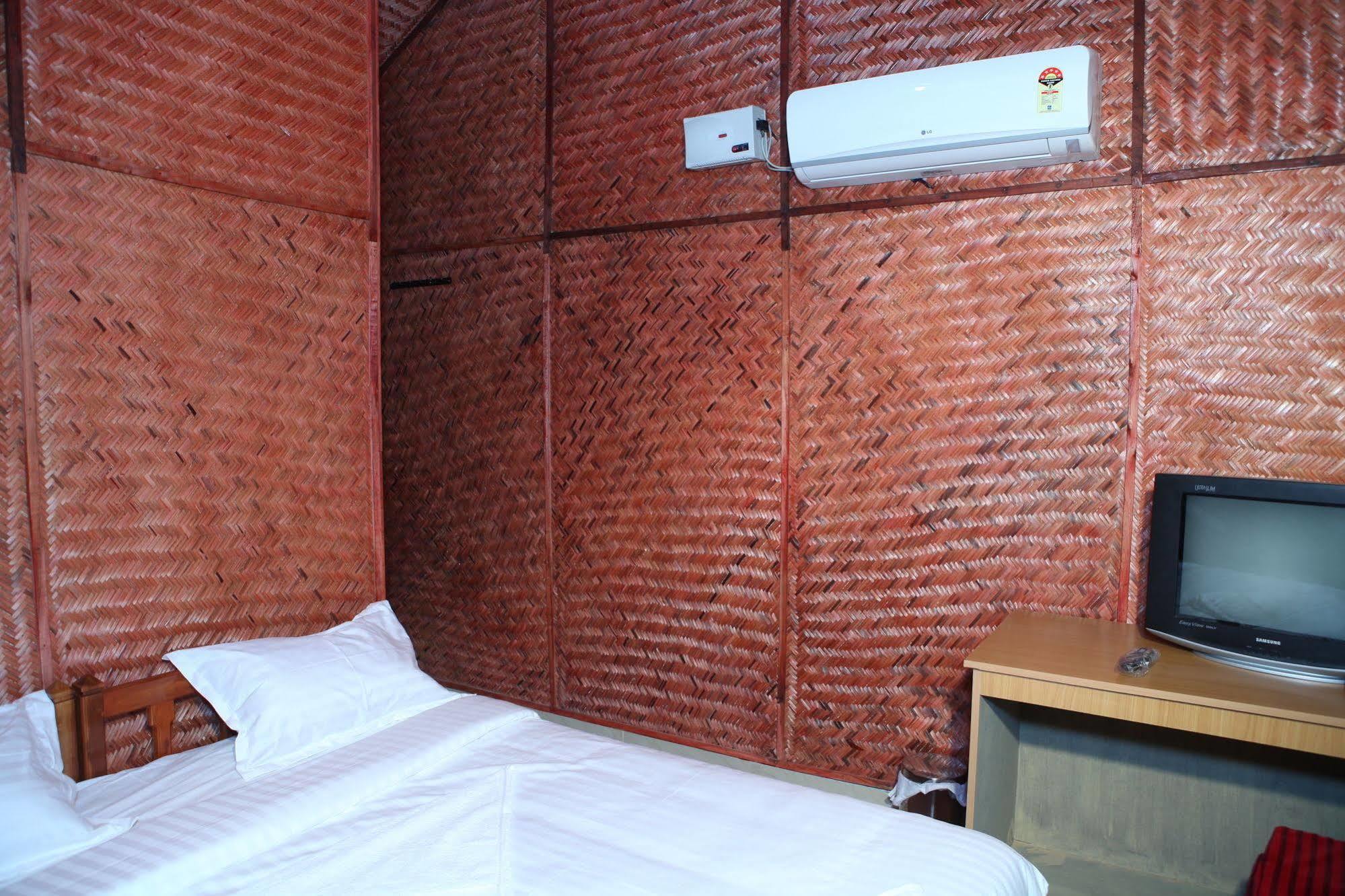 Savithri Inn Bamboo Cottages & Resorts Varkala Eksteriør billede