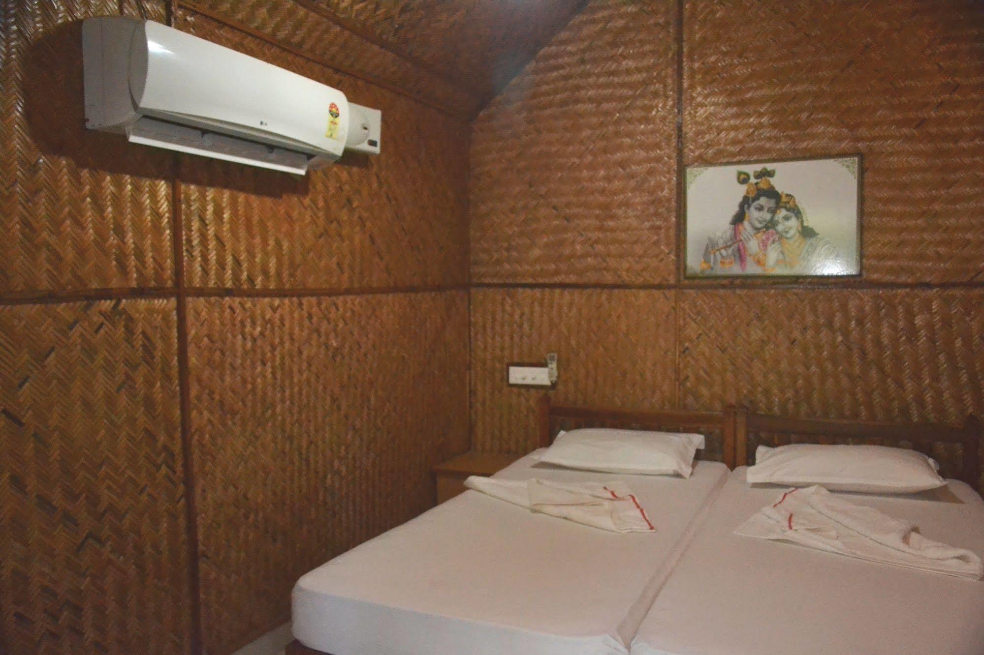 Savithri Inn Bamboo Cottages & Resorts Varkala Eksteriør billede