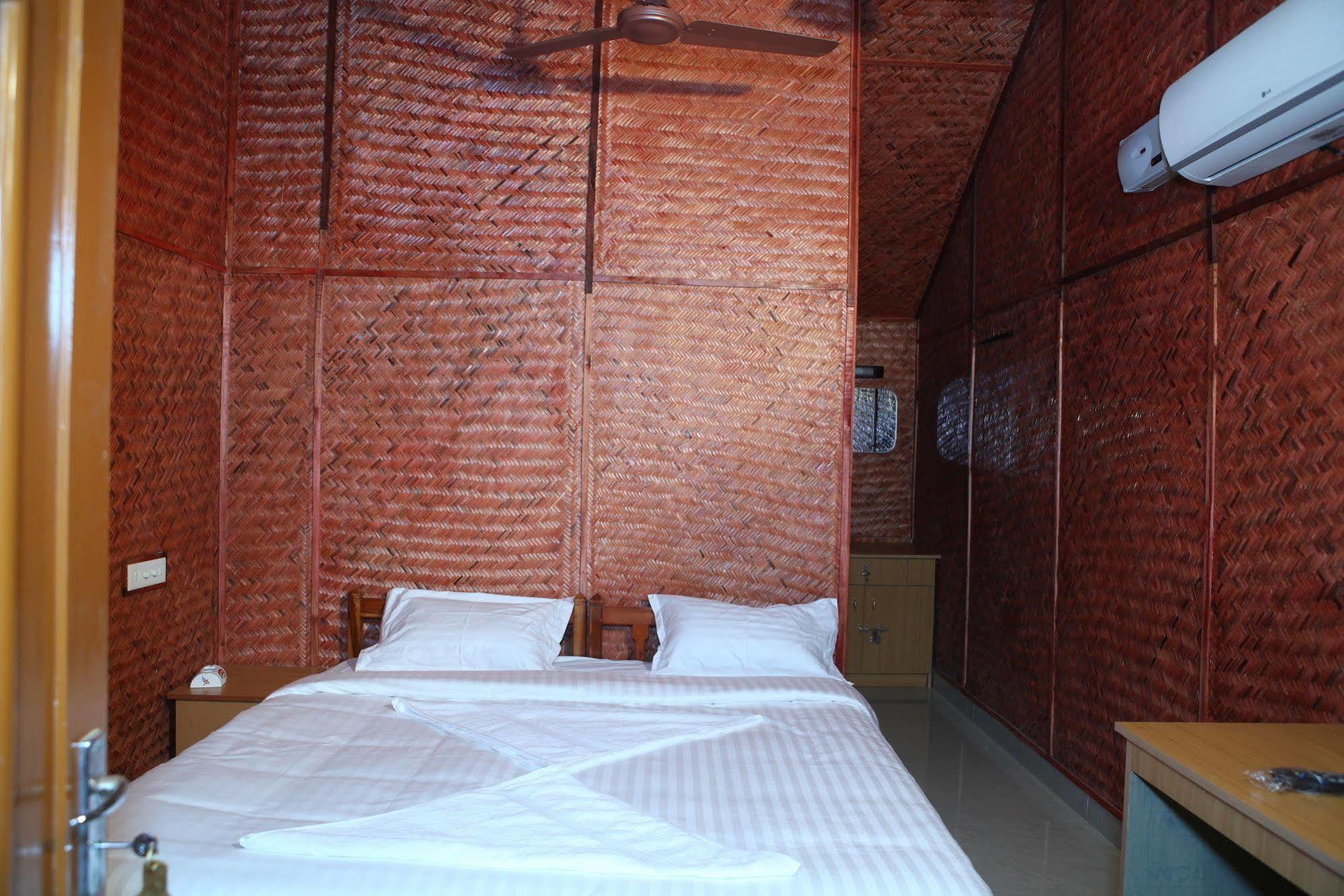 Savithri Inn Bamboo Cottages & Resorts Varkala Eksteriør billede